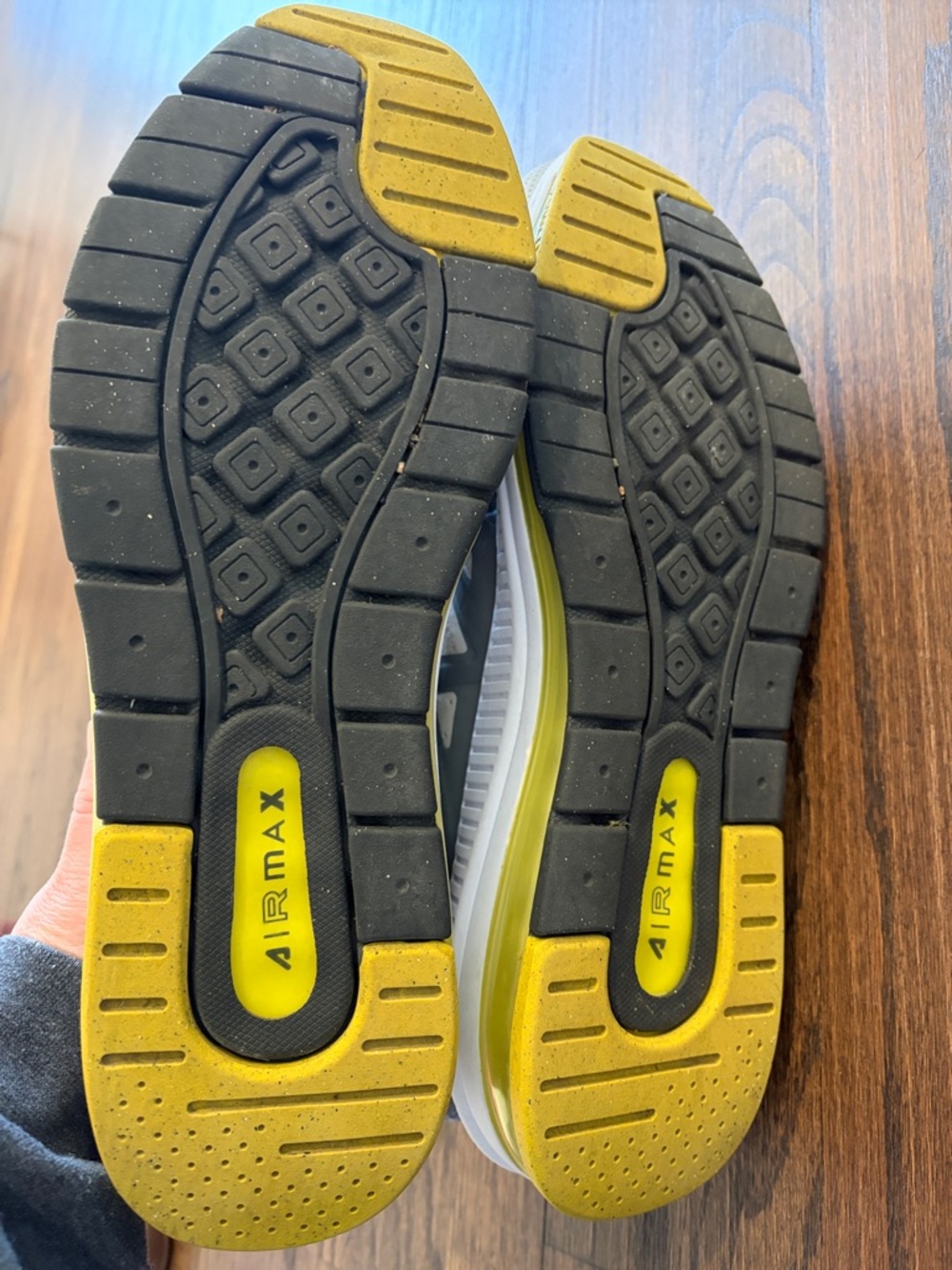Nike Men’s Gray and Yellow Athletic Sneakers Size 13 - Picture 8 of 12